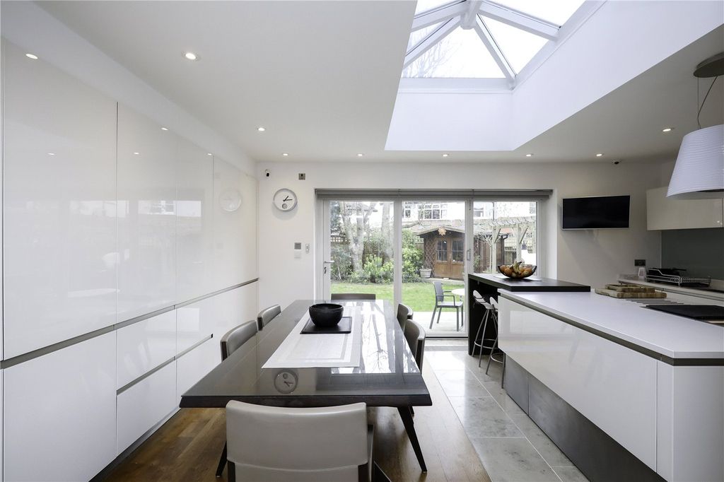 Property photo 2 of 31 Picture No. 23