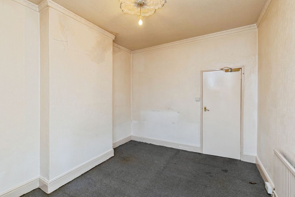 Property photo 3 of 17 Photo