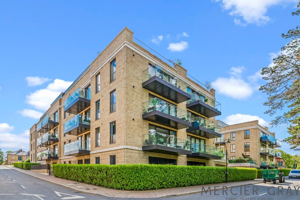 Property photo 1 of 18 Photo 18