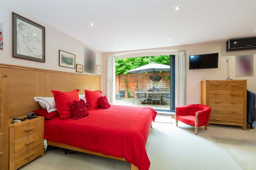 Property photo 3 of 14