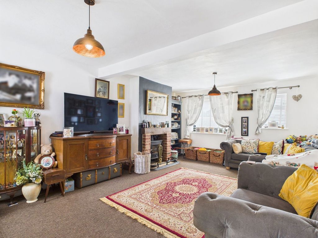 Property photo 2 of 19
