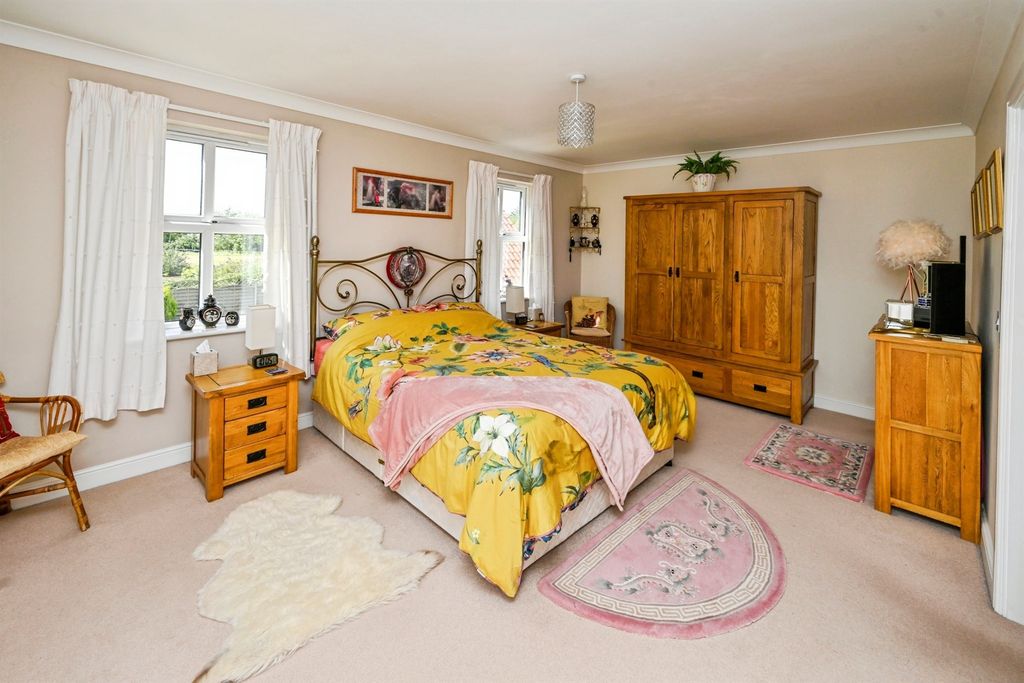 Property photo 3 of 17