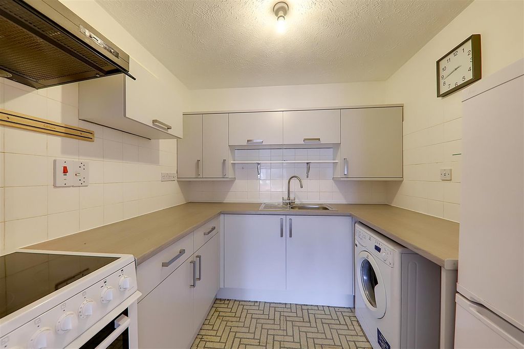 Property photo 2 of 8 Img_0697-Img_0699.Jpg