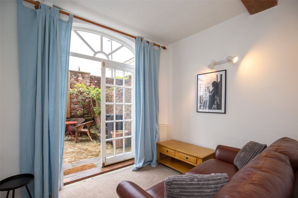 Property photo 3 of 13 Picture No. 08
