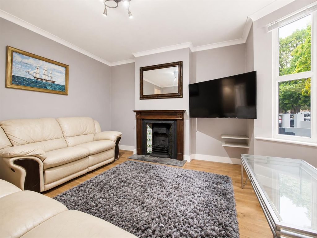 Property photo 2 of 11