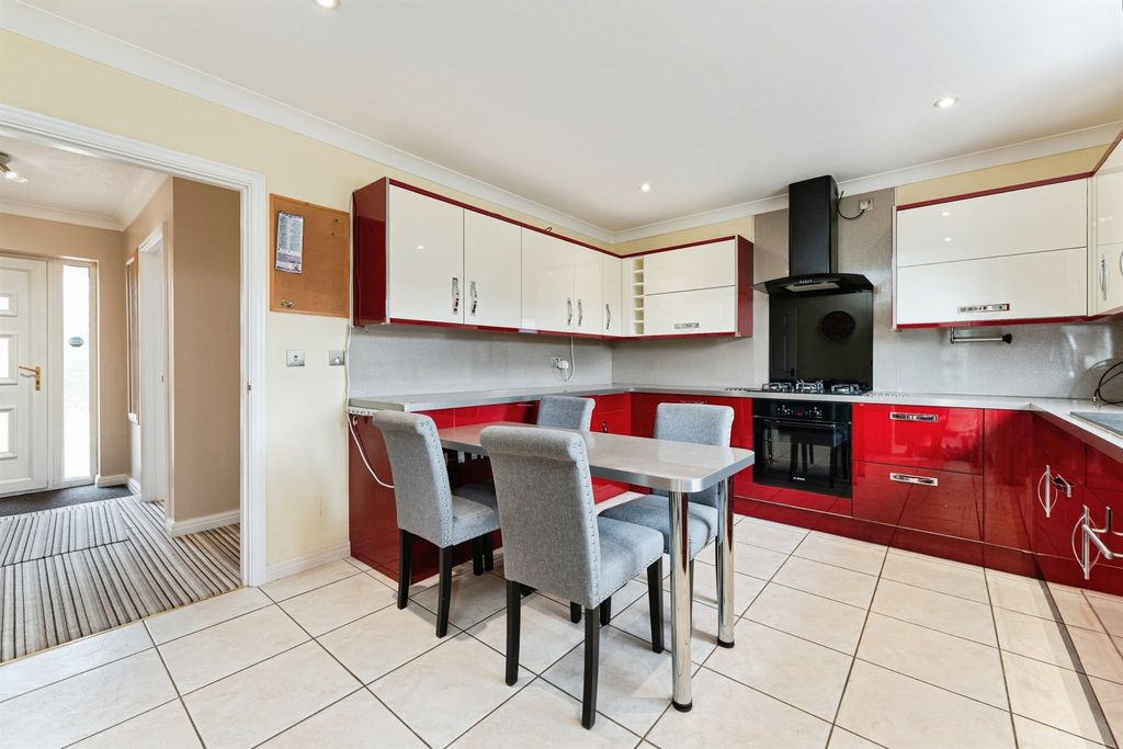 Property photo 3 of 17