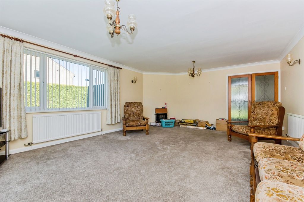 Property photo 3 of 26