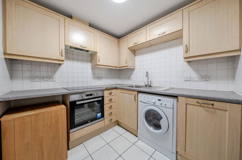 Property photo 3 of 12 1425467-22-69Aea5...