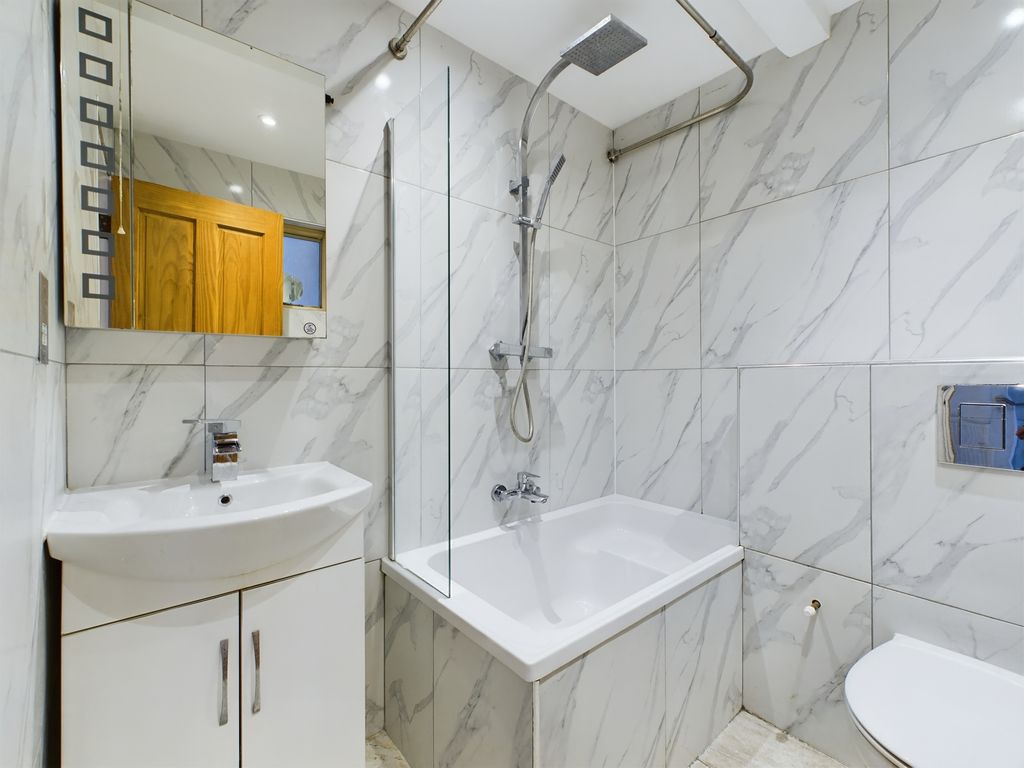 Additional image 7 of 3 bed terraced house to rentHaydn Road, Brighton Hill, Basingstoke RG22