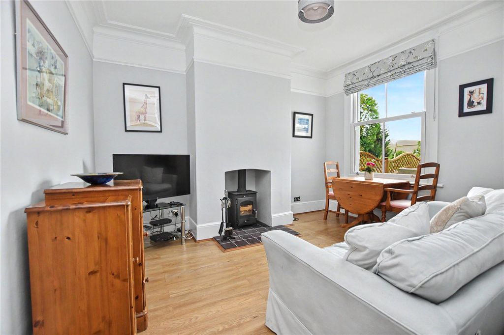Property photo 3 of 28 Picture No. 05