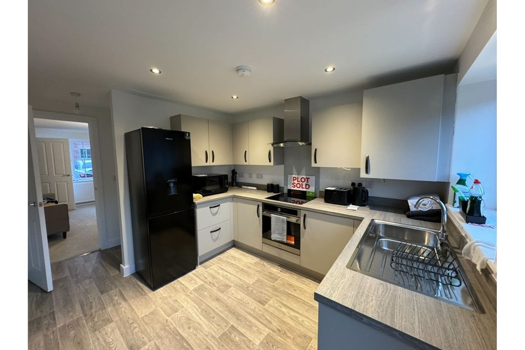 Property photo 2 of 12 Kitchen/Dining Room