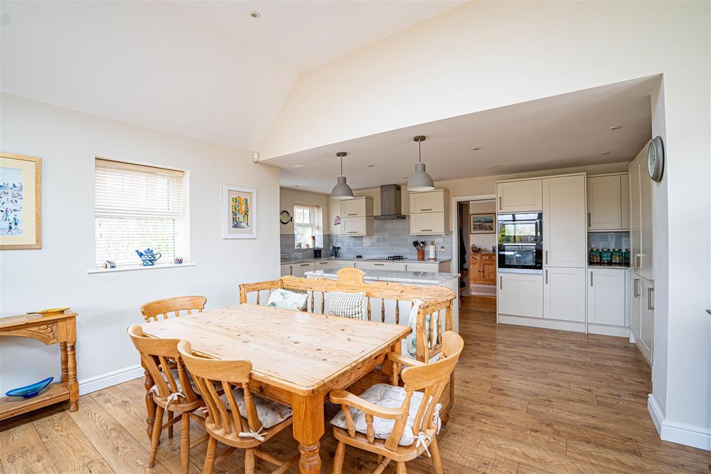 Property photo 3 of 46 Dsc05165.Jpg