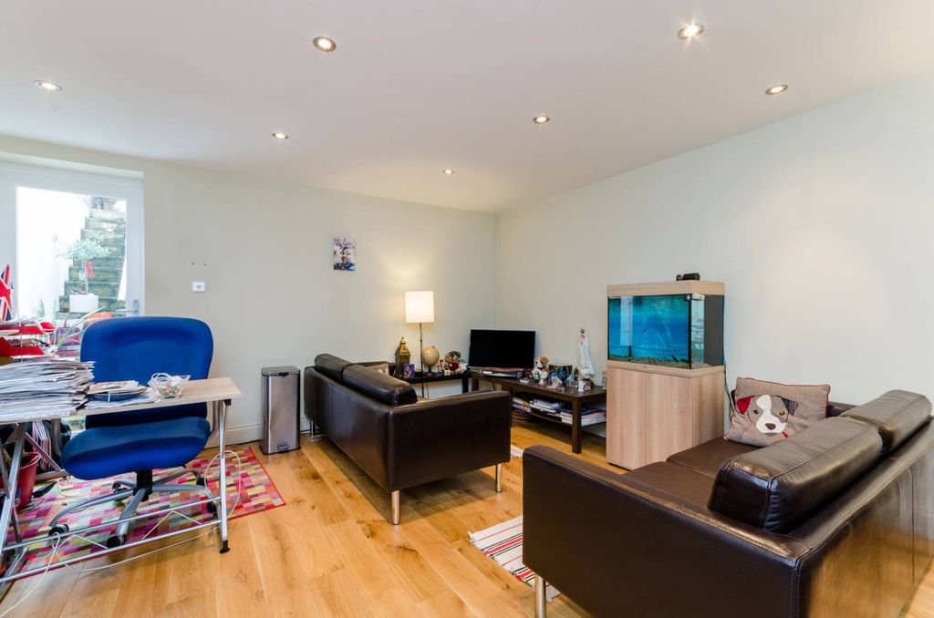 Property photo 2 of 7