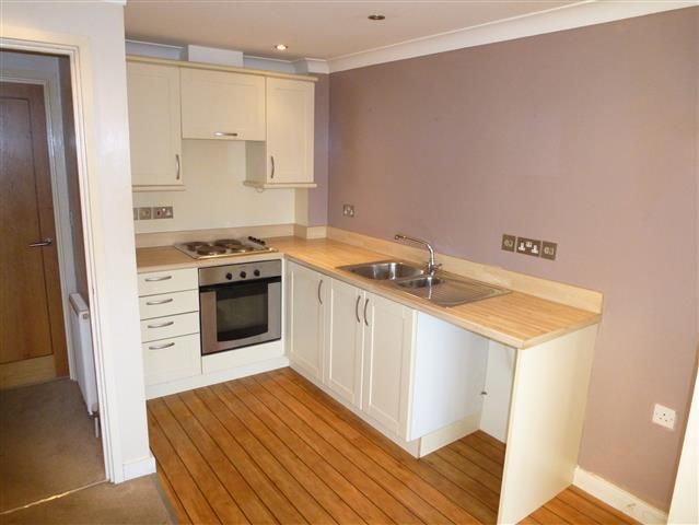 Property photo 2 of 6 Kitchen