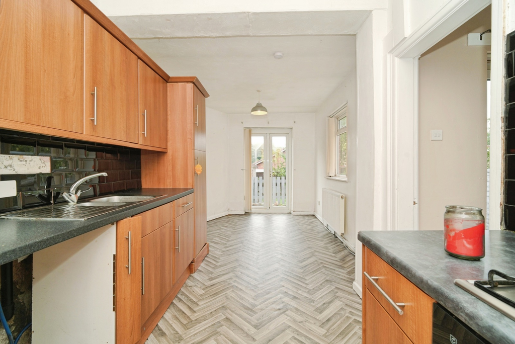 Property photo 3 of 5 Kitchen