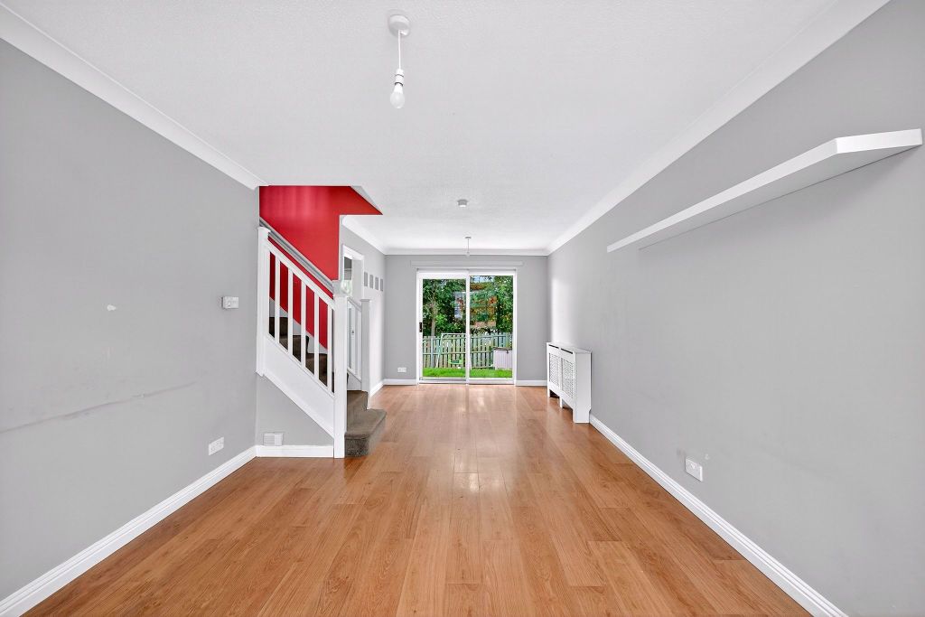 Property photo 2 of 34