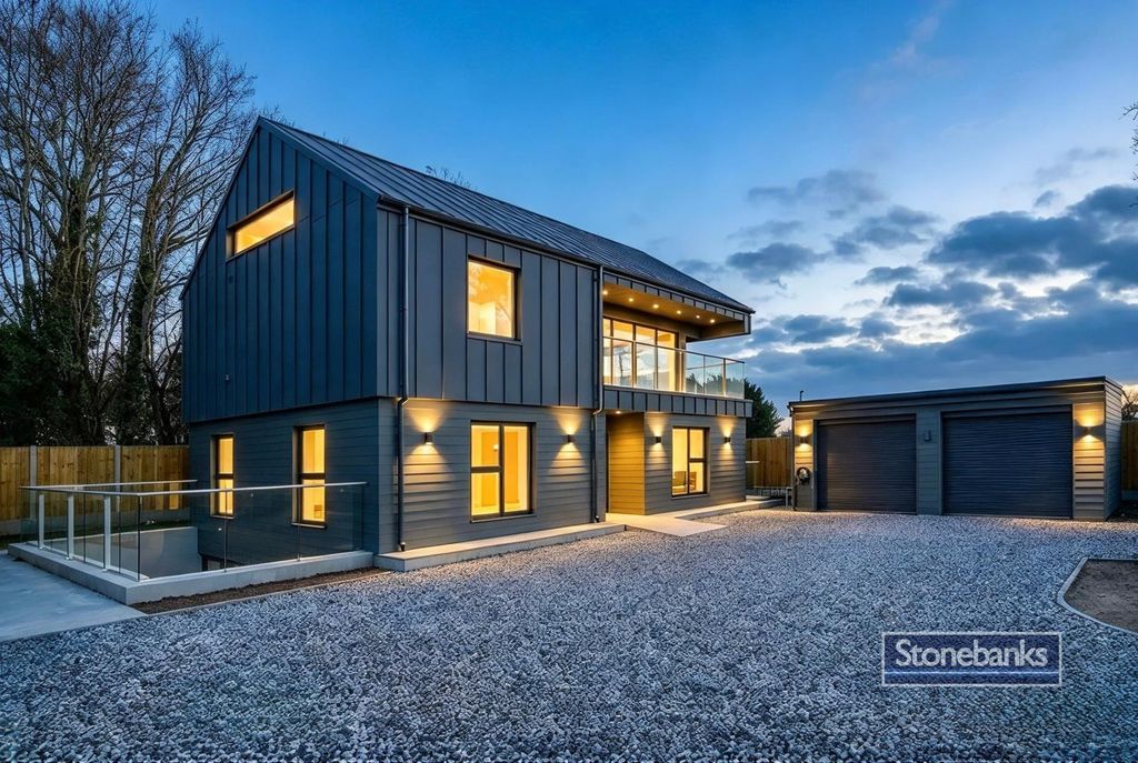 Property photo 1 of 17 13.Png