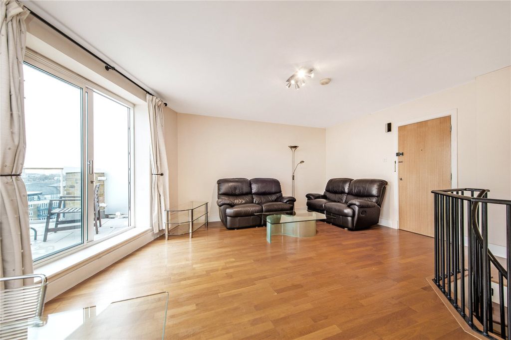 Property photo 3 of 17 Picture No. 12