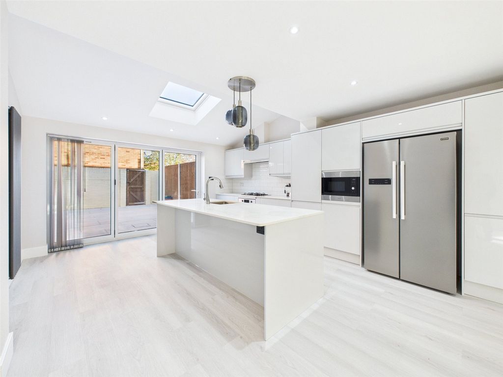 Property photo 2 of 11 Picture No. 03