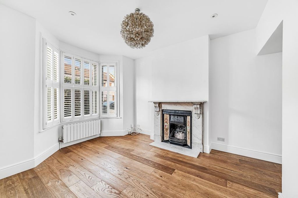 Property photo 1 of 14 44 Berrymead Road-3.Jpg