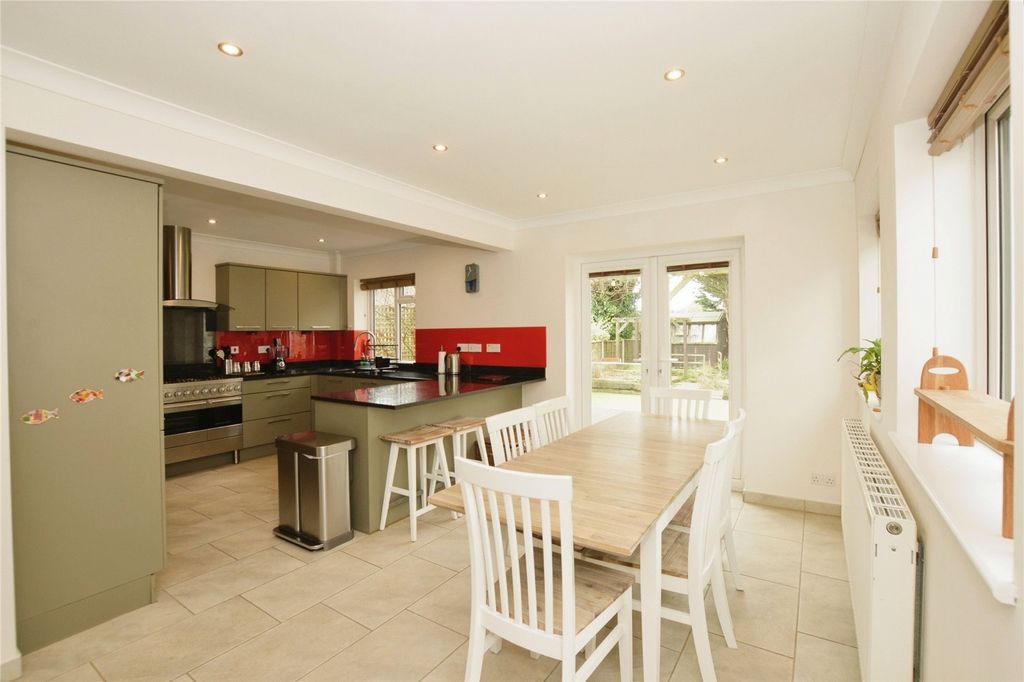 Property photo 3 of 23 Picture No. 25