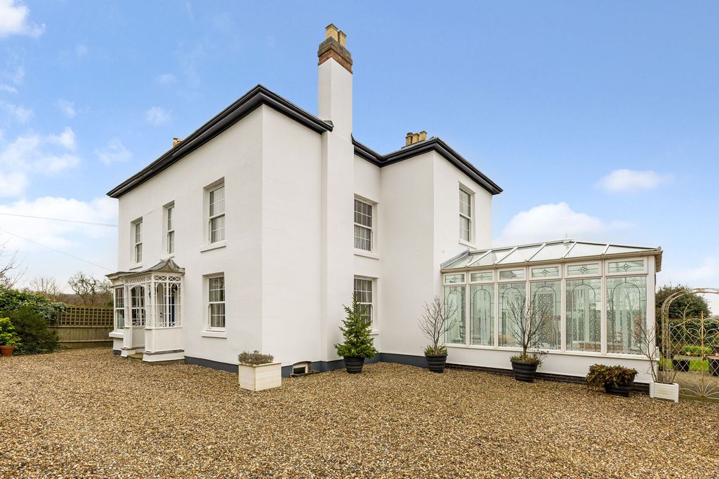 Property photo 1 of 23