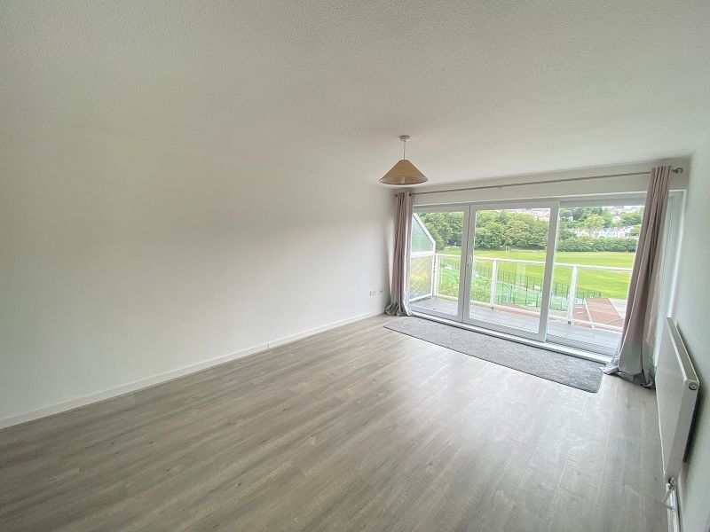 Property photo 3 of 11 Dining Room