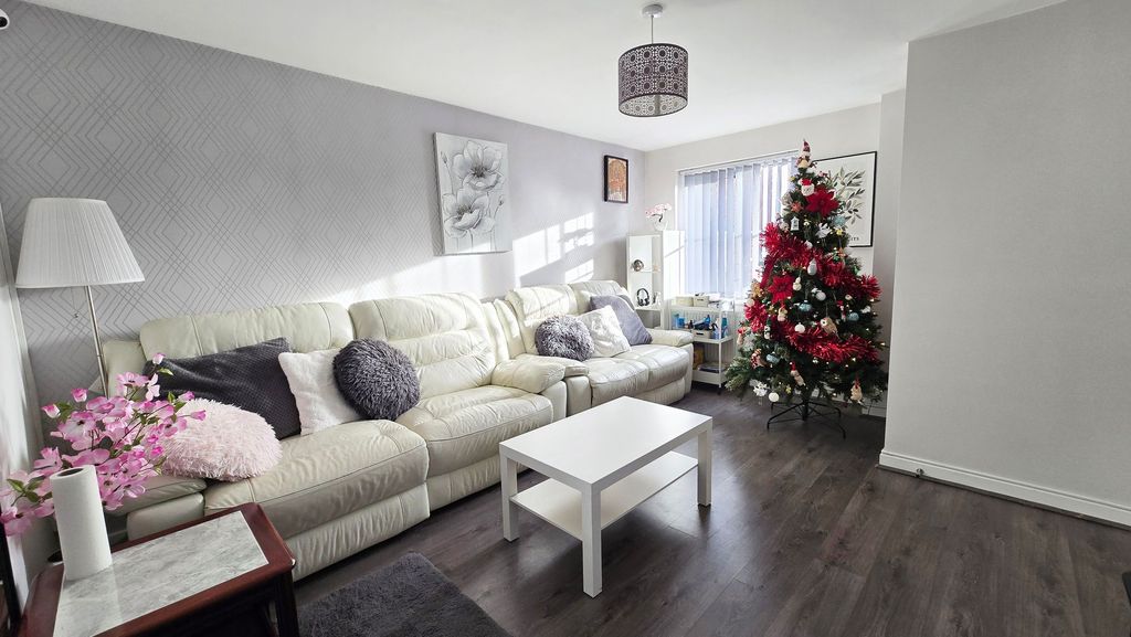 Property photo 3 of 10 Living Room