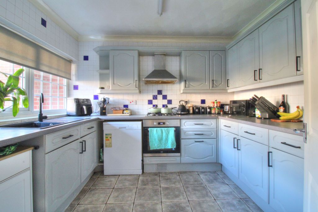 Property photo 3 of 20 Img_3010_1_2