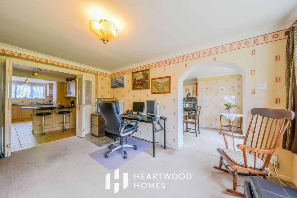 Property photo 3 of 25