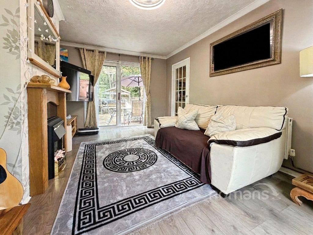 Property photo 2 of 13 Picture No. 20
