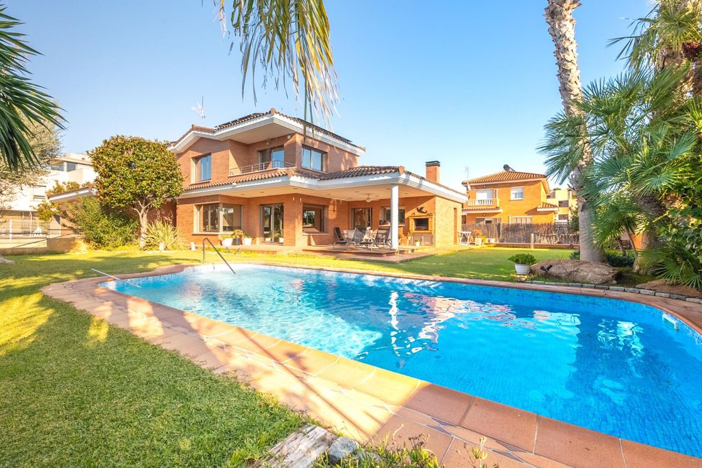 Property photo 1 of 70