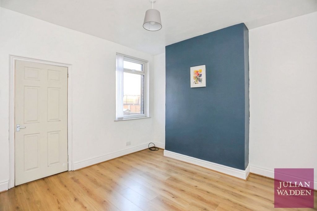 Property photo 3 of 10 Picture No. 18