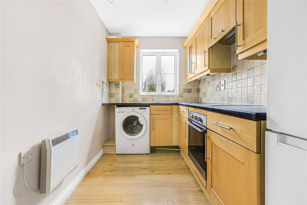 Property photo 3 of 18 Picture No. 24