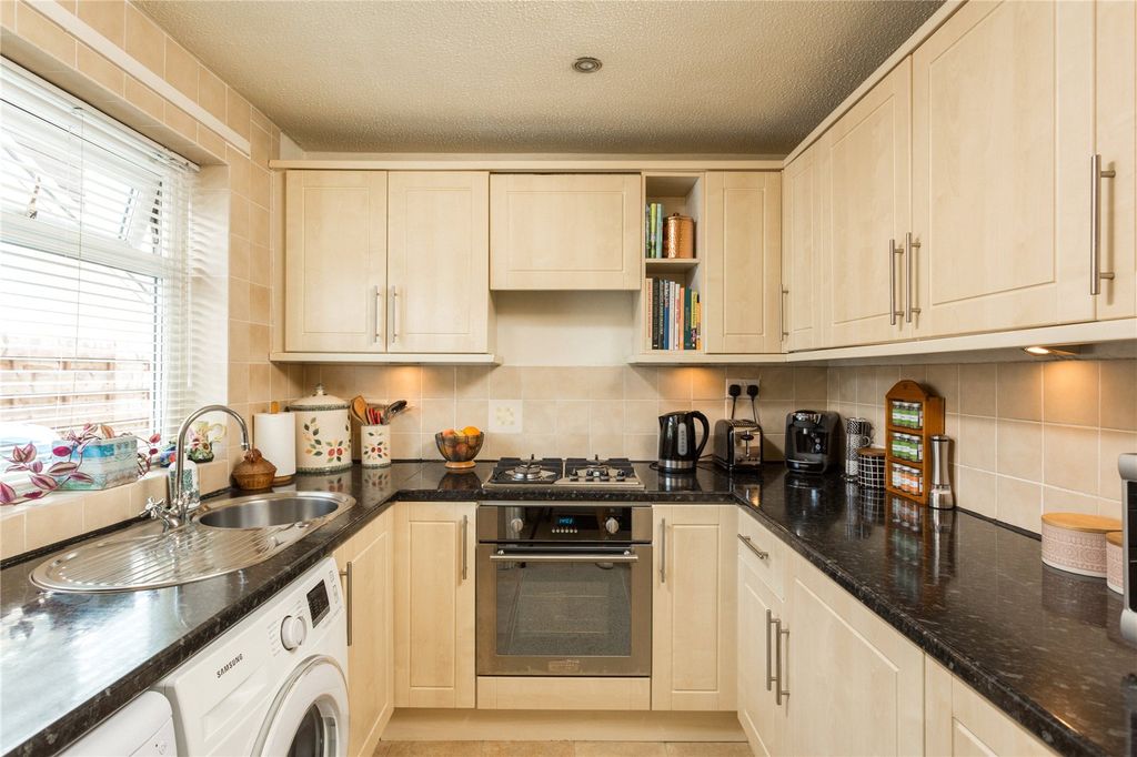 Property photo 3 of 11 Photos