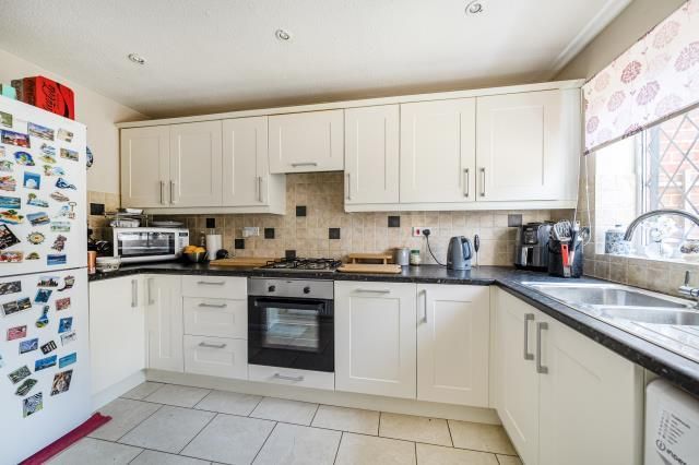 Property photo 2 of 24 Kitchen