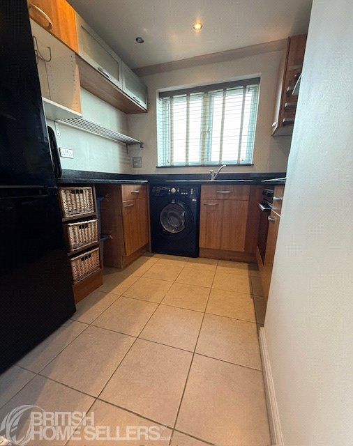 Property photo 2 of 25 Picture No. 35