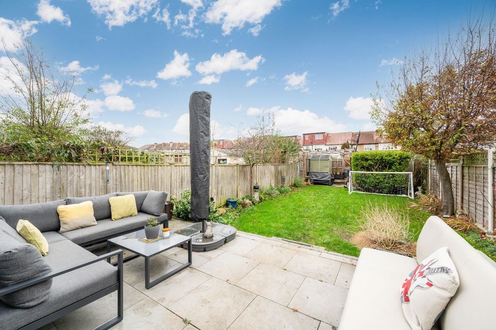 Property photo 3 of 21 Bridgewood Road, -6.Jpg