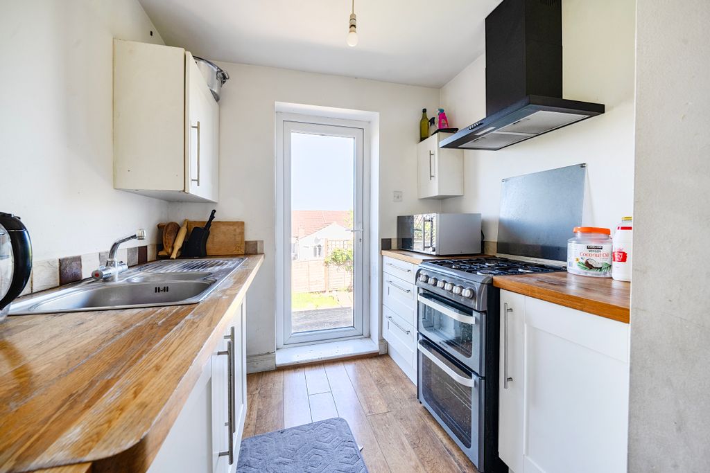 Property photo 2 of 9 144592811