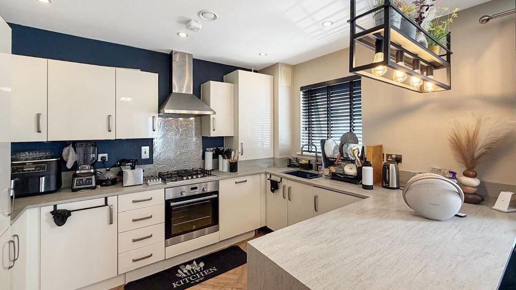 Property photo 2 of 10 7c7c6268-cd05-4Fb3-8Cb1-d174F85Bbfd4 (1).Jpg
