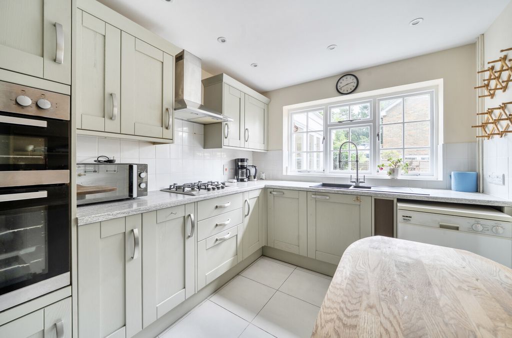 Property photo 3 of 21 1469357-10-6A22d7...