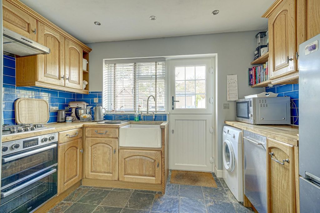 Property photo 3 of 21