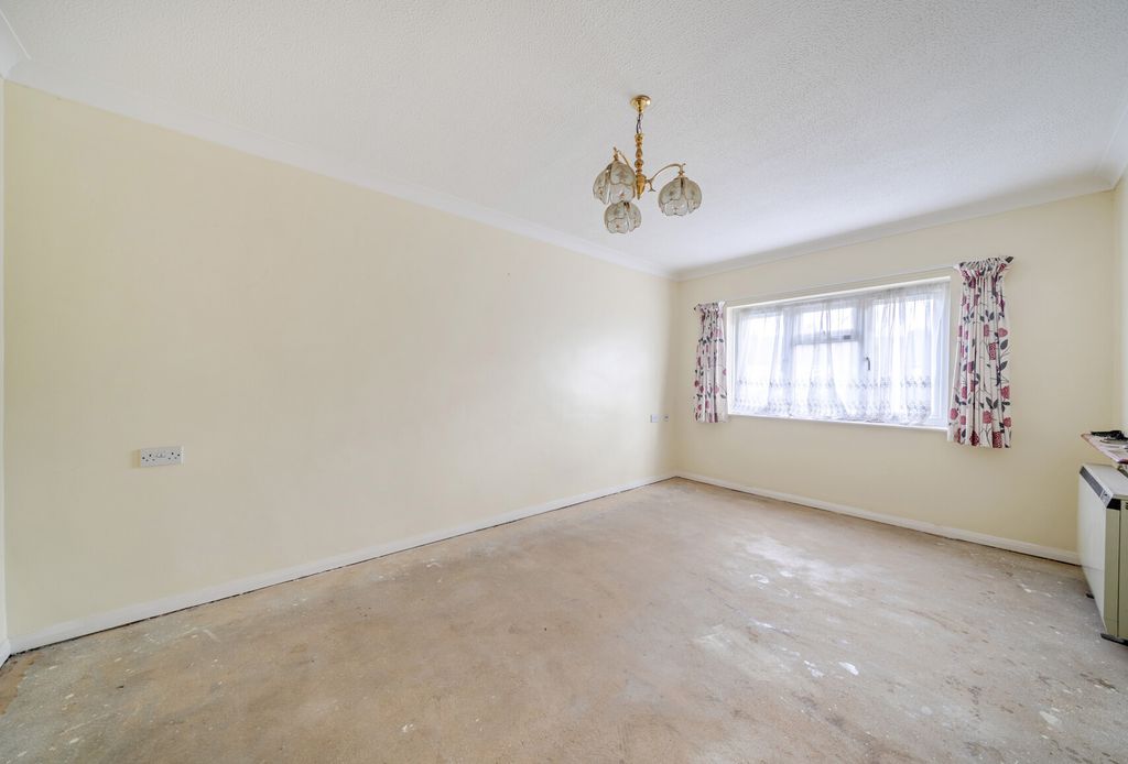 Property photo 2 of 8 1417444-3-699d98E...