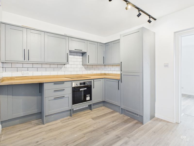 Property photo 1 of 6 Photo 3