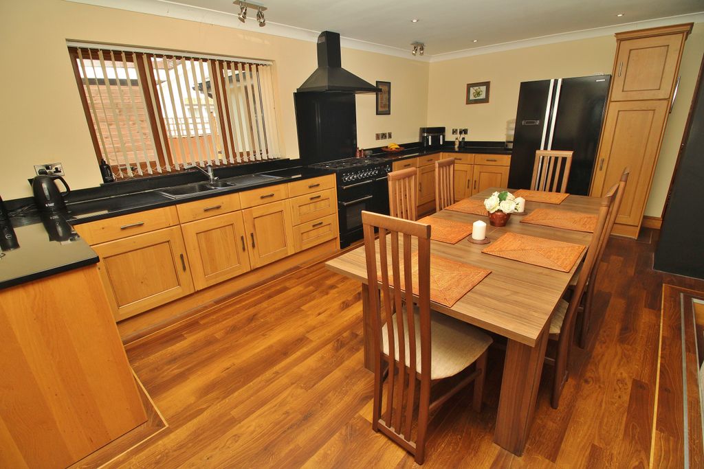 Property photo 3 of 36