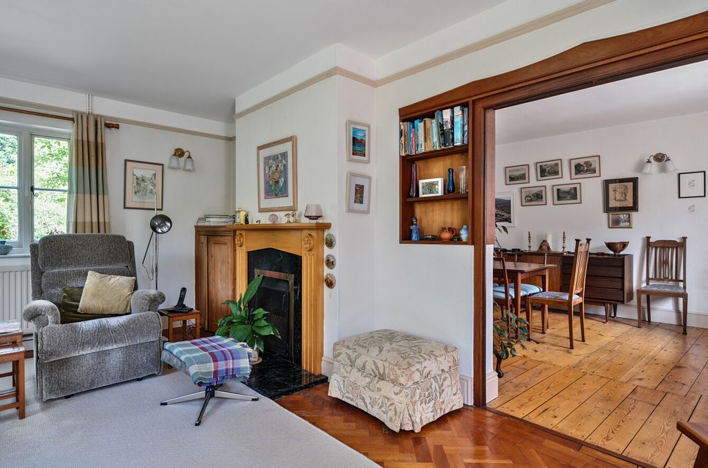 Property photo 3 of 28 1295958-60-682877...