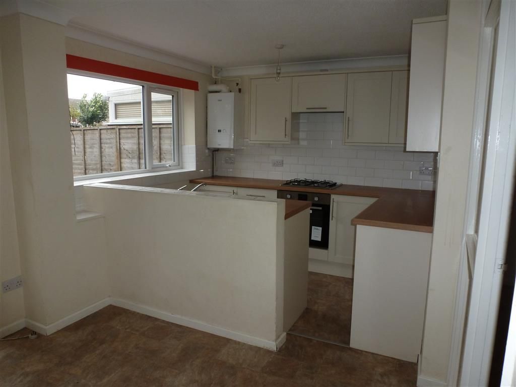 Property photo 3 of 7 Kitchen