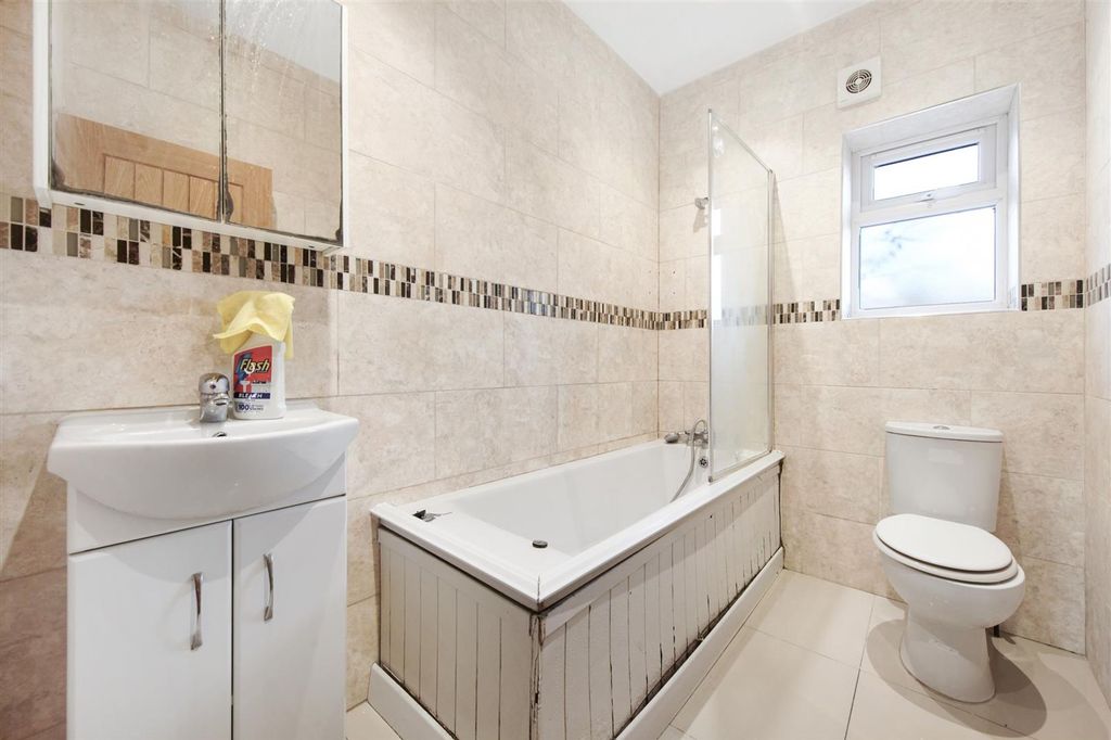 Property photo 3 of 5