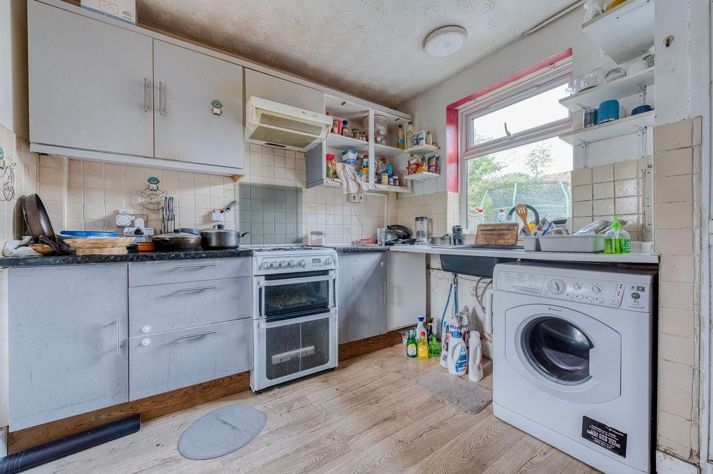 Property photo 3 of 16