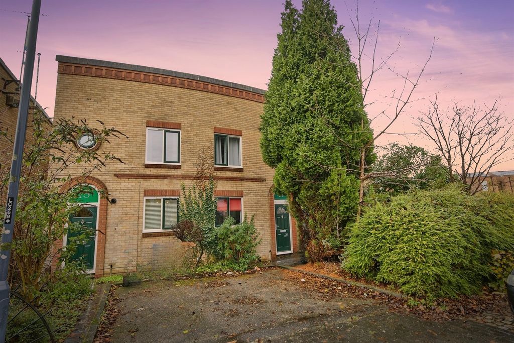 Property photo 1 of 9